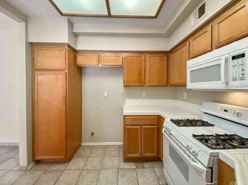 8070 Treeview Ct, Anaheim CA 92808-1553 exterior