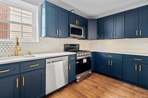 134 Un St, Carteret NJ 07008-3326 exterior