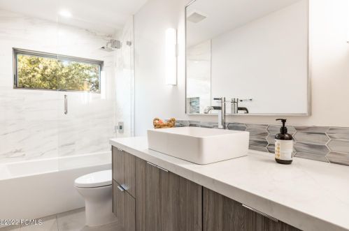 4928 Silver Spg, Park City UT 84098-6042 exterior