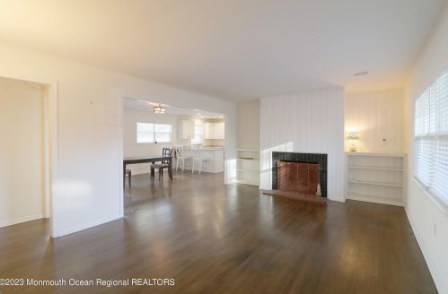 102 Amelia Cir, Little Silver NJ  07739-1442 exterior