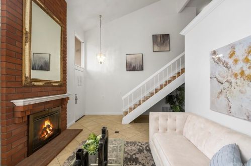 6 Palamedes, Irvine CA 92604-1930 exterior