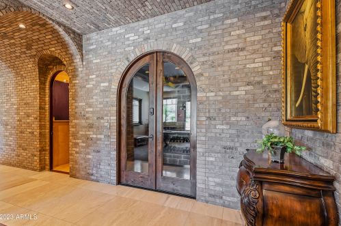 4450 54th St, Phoenix AZ 85018-1905 exterior