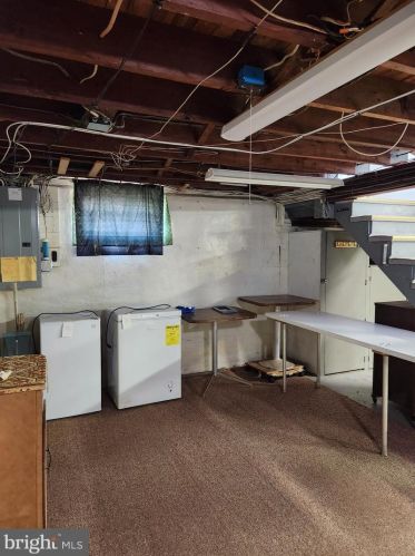 325 Billings Ave, West Deptford NJ 08066-1157 exterior