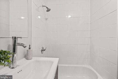 2126 20 St, Philadelphia PA 19121-1506 exterior