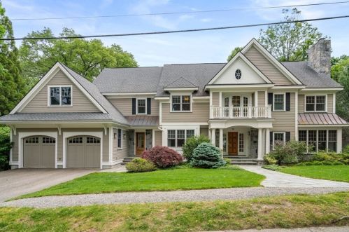 70 White Oak Rd, Newton, MA 02468-1323