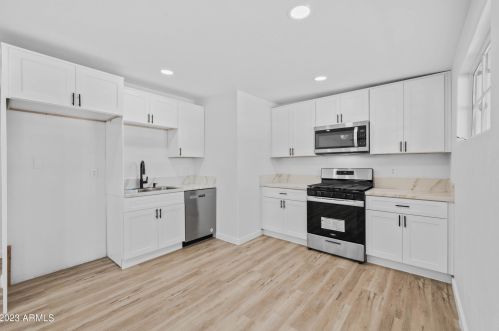 3937 Cypress St, Phoenix AZ 85006-1726 exterior