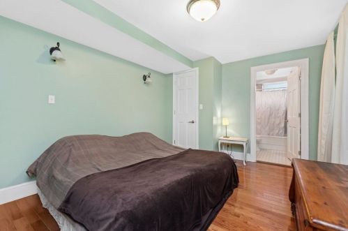 47 Washington St, Newton MA 02458-1450 exterior