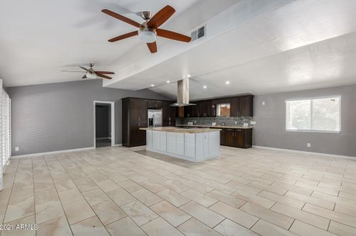 1202 Bethany Home Rd, Phoenix AZ 85015-1938 exterior