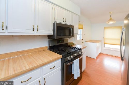 534 Elberne Ave, West Deptford NJ 08093-1716 exterior