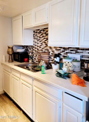 5432 Belleview St, Phoenix AZ 85043-1716 exterior