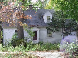 144 Ridge Ave, Newton, MA 02459-2536