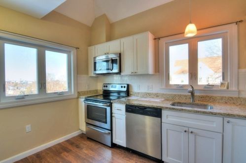 315 Highland Ave, Quincy MA 02170-3314 exterior