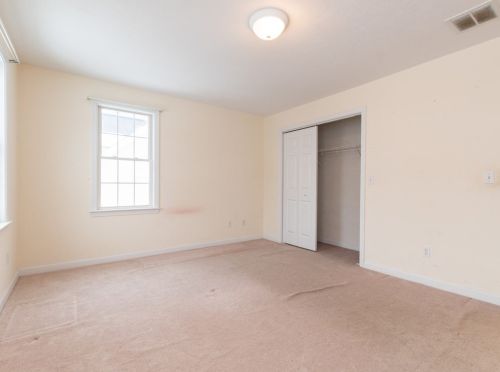 20 Saffron Dr, Worcester MA 01605-4024 exterior