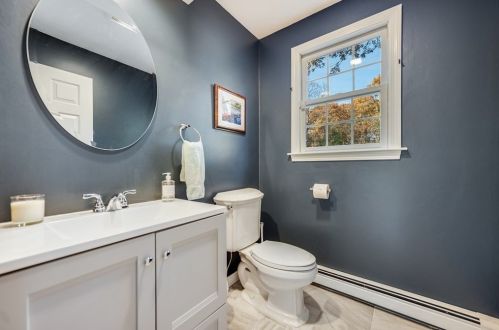 1 Eric Rd, Norfolk MA 02056-1914 exterior