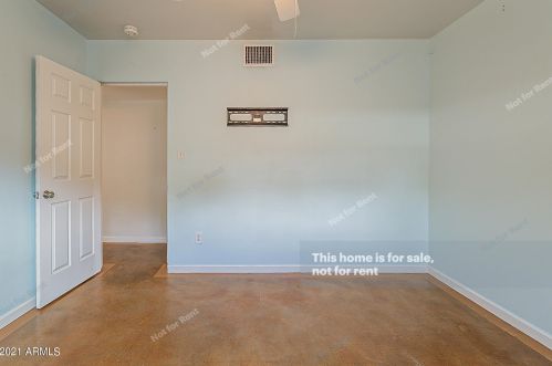 930 Denton Ln, Phoenix AZ 85014-2676 exterior