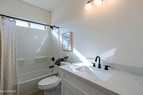 603 Beautiful Ln, Phoenix AZ 85042-7074 exterior