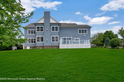 56 Rivers Edge Dr, Little Silver NJ 07739-1706 exterior