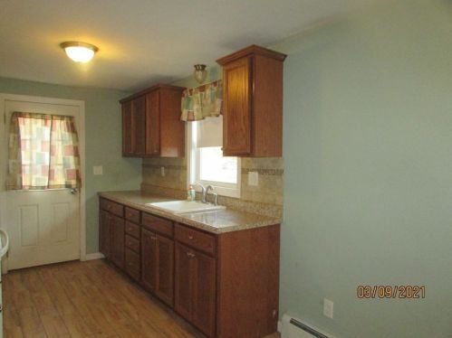 146 Seekell St, Taunton MA 02718-1458 exterior