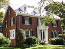 14 Nobscot Rd, Newton, MA 02459-1323