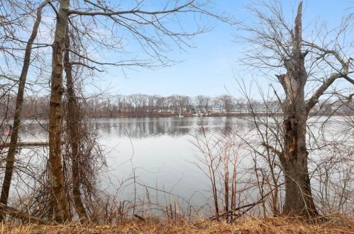 342 Main St, Groveland MA 01834-1346 exterior