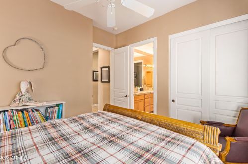 22843 54th St, Phoenix AZ  85054-7199 exterior