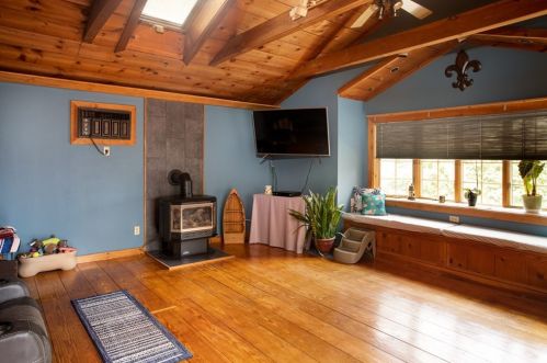 183 Thomas St, Fall River MA 02723-2404 exterior