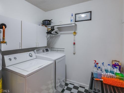 10 Kerrie Ct, Stockbridge GA 30281-5821 exterior