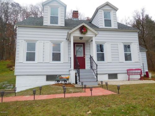 526 Hoosac Rd, Williamstown, MA 01267-2307