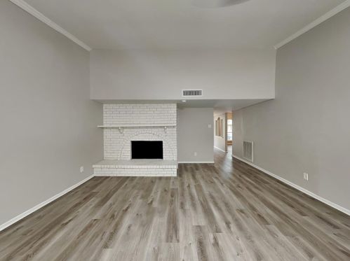 2813 Fern Glen Dr, Garland TX  75043-6104 exterior