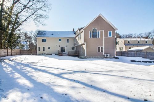 12 Beaverbrook Rd, Burlington MA 01803-1203 exterior