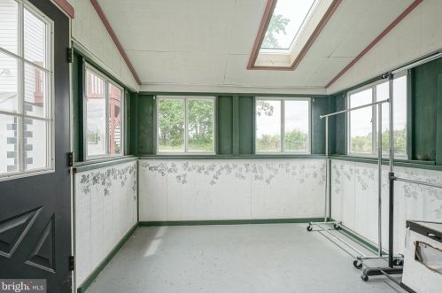 431 Meadowcroft Rd, West Deptford NJ 08096-4007 exterior