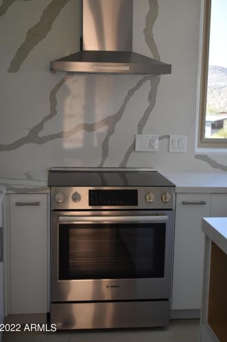 1825 Cinnabar Ave, Phoenix AZ  85020-1916 exterior