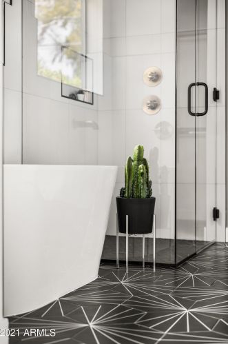 1038 Clarendon Ave, Phoenix AZ 85033-4119 exterior