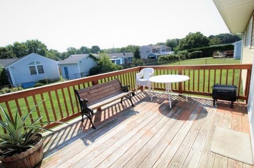 103 Pennsylvania Ave, Fall River MA 02726-3703 exterior