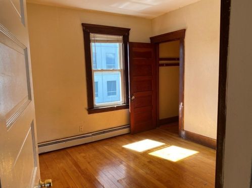 76 Townsend St, Worcester MA 01609-1972 exterior