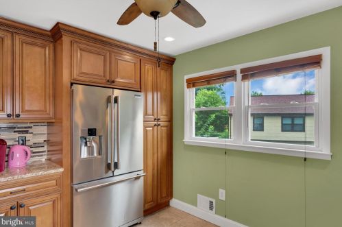 85 Colleen Cir, Trenton NJ 08638-1724 exterior