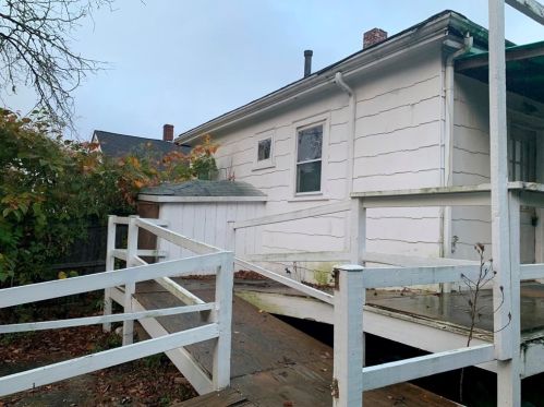 1197 Somerset Ave, Taunton, MA 02780-5076