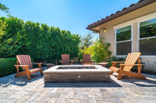 5311 2nd St, Phoenix AZ 85085-7756 exterior