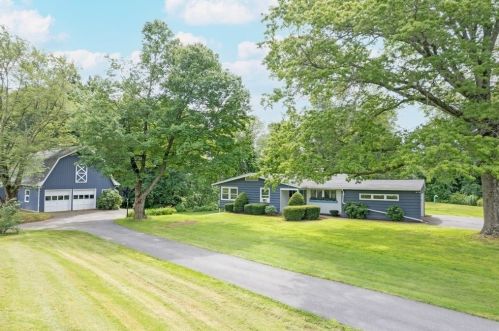 424 Hadley St, South Hadley, MA 01075-1034