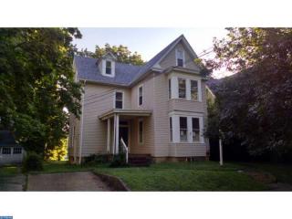 118 High St, West Deptford, NJ 08096-2304