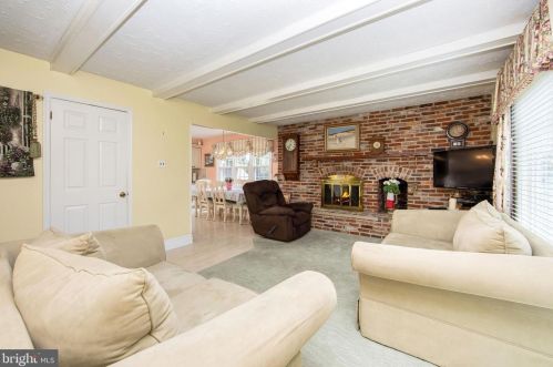 27 Rygate Ave, West Deptford NJ 08096-4218 exterior