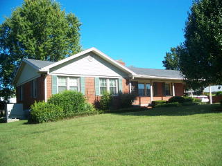 105 Donna Dr, Hopkinsville KY  42240-5222 exterior