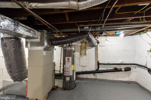 201 Maple Ave, West Deptford NJ  08093-1204 exterior