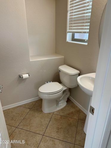 2224 Beverly Ln, Phoenix AZ  85022-2913 exterior