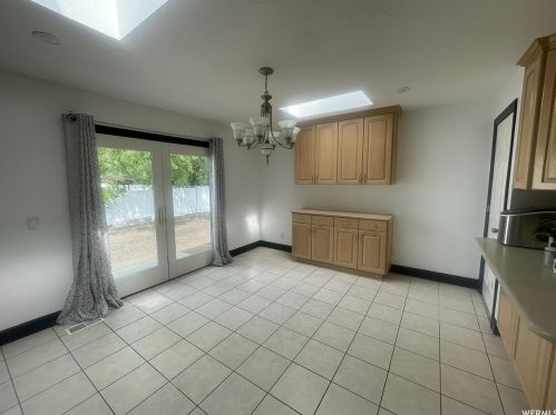 2193 Gyrfalcon Dr, Sandy UT 84092-4049 exterior