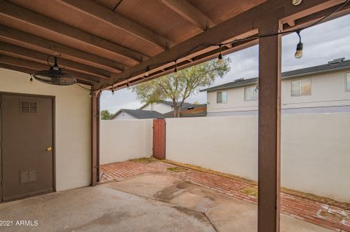 1124 Belmont Ave, Phoenix AZ 85051-6765 exterior