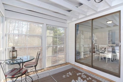 22 Mohegan St, Norfolk MA 02056-1125 exterior