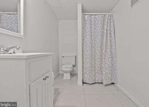 6037 Loretto Ave, Philadelphia PA 19149-3211 exterior