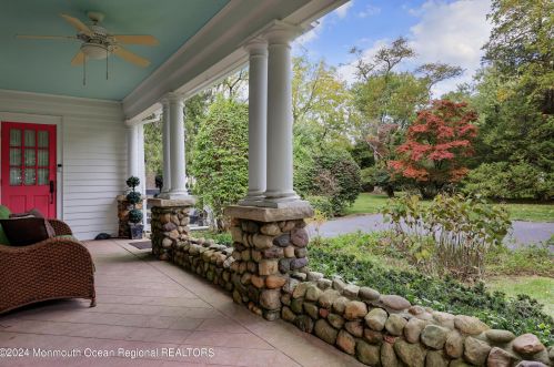 215 Silverside Ave, Little Silver NJ 07739-1713 exterior