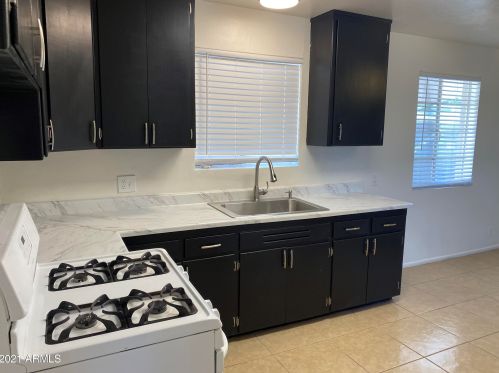 1915 Chipman Rd, Phoenix AZ 85040-2632 exterior